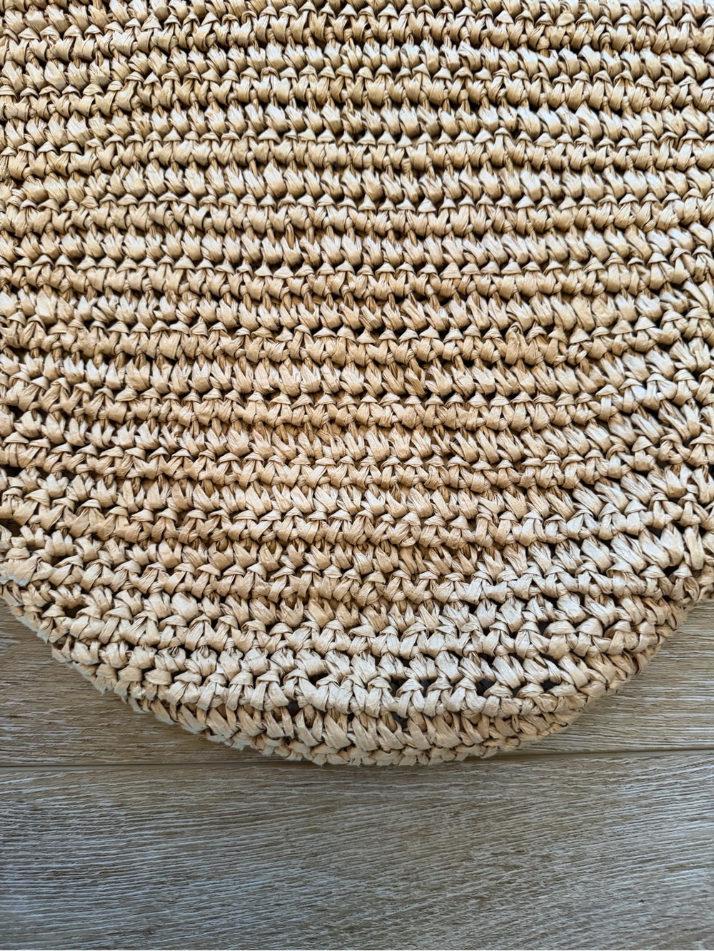 Banana Republic Tan straw tote features V-shape opening vegan leather handles - Picture 6 of 8